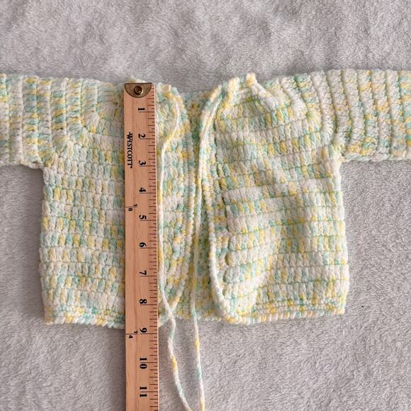 Vtg Crochet Newborn Baby Set Sweater Hat Bonnet Booties Hand Knit Pastel Doll - Picture 6 of 7